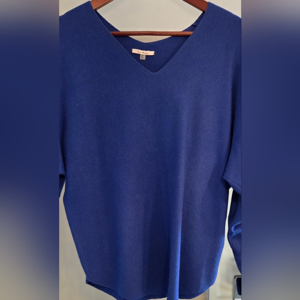 Elegant V-Neck Sweater in Royal Blue